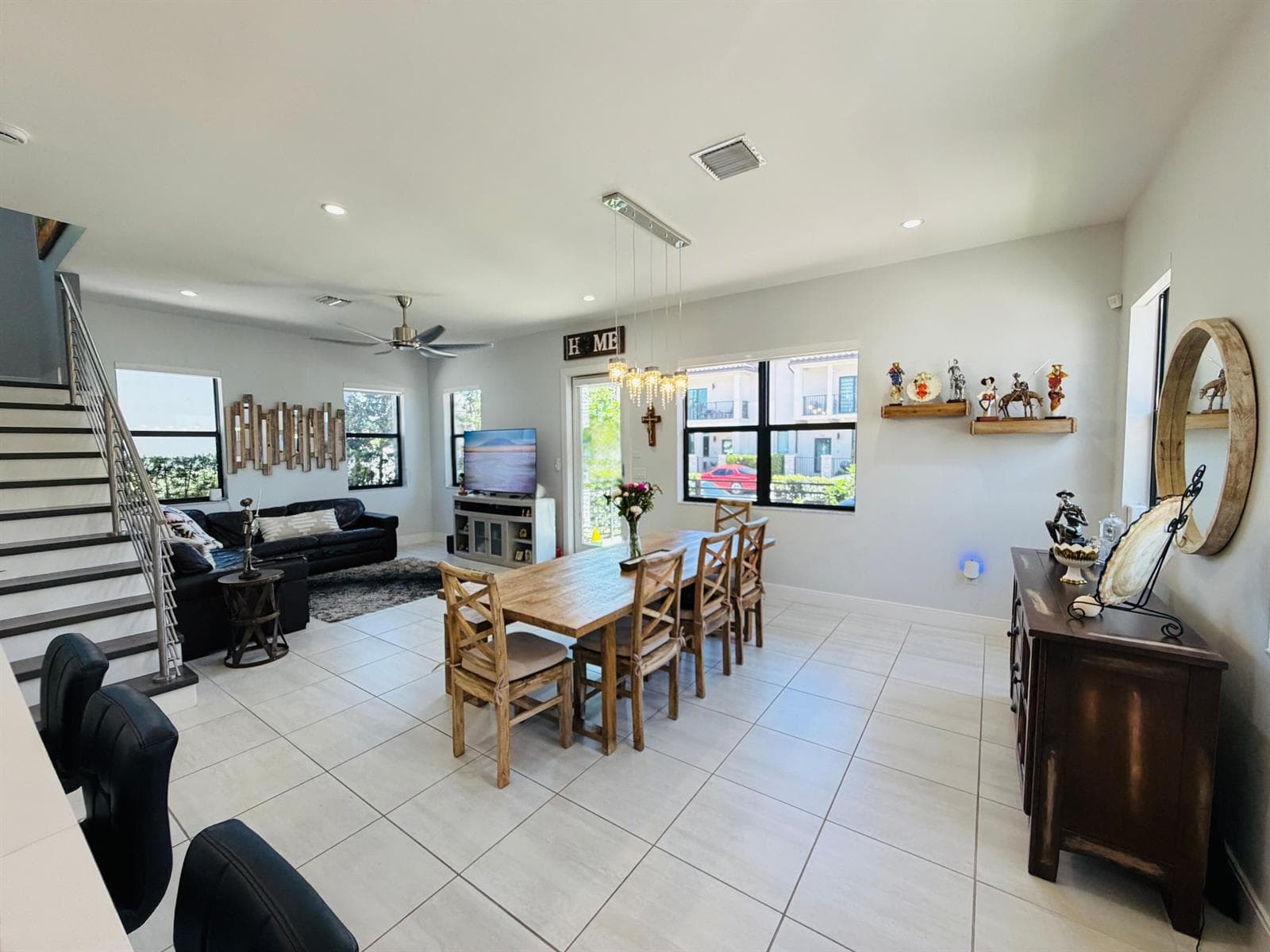 8288 NW 44th Terrace, Doral FL 33166 — 17