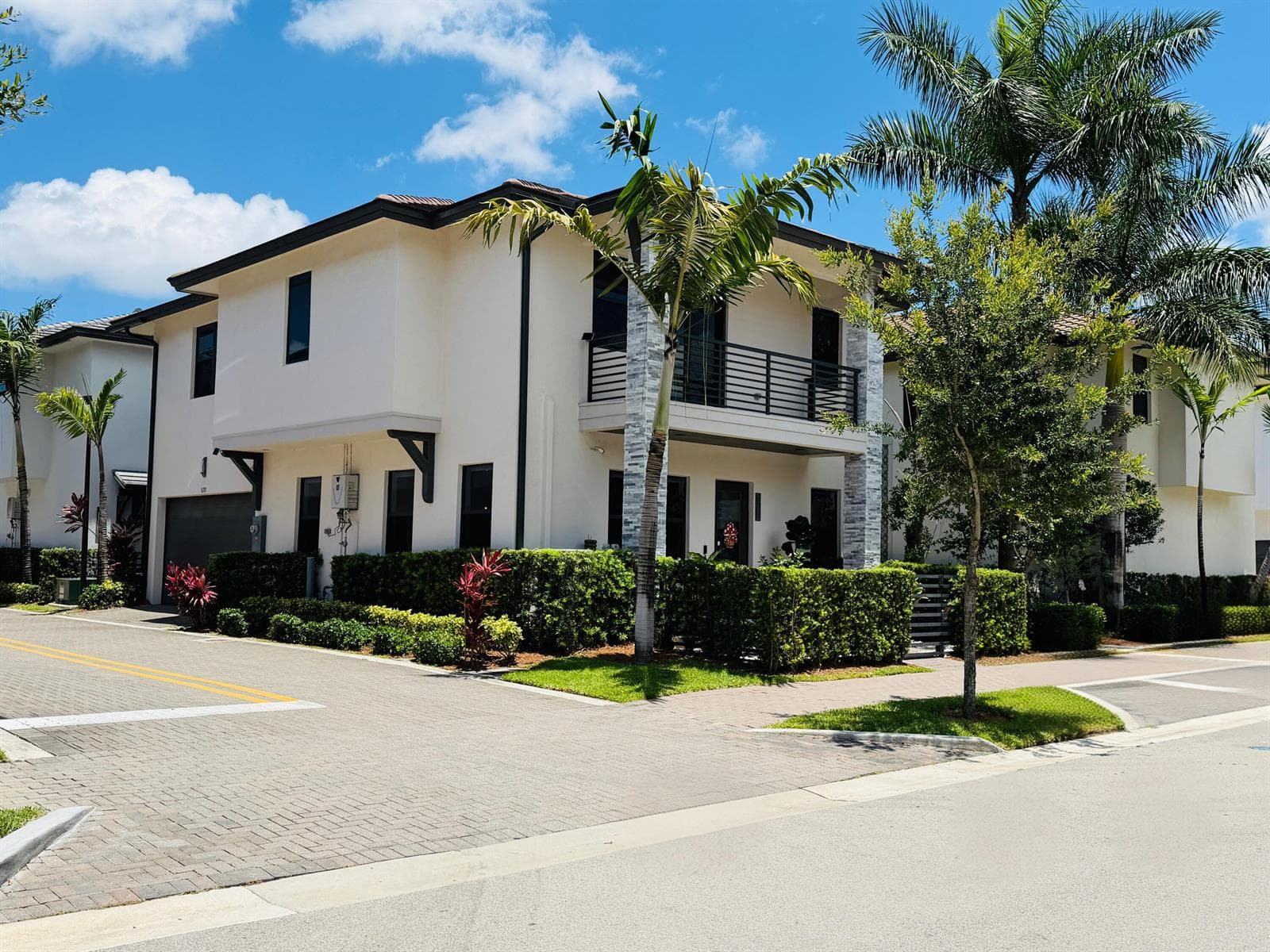 8288 NW 44th Terrace, Doral FL 33166 — 3