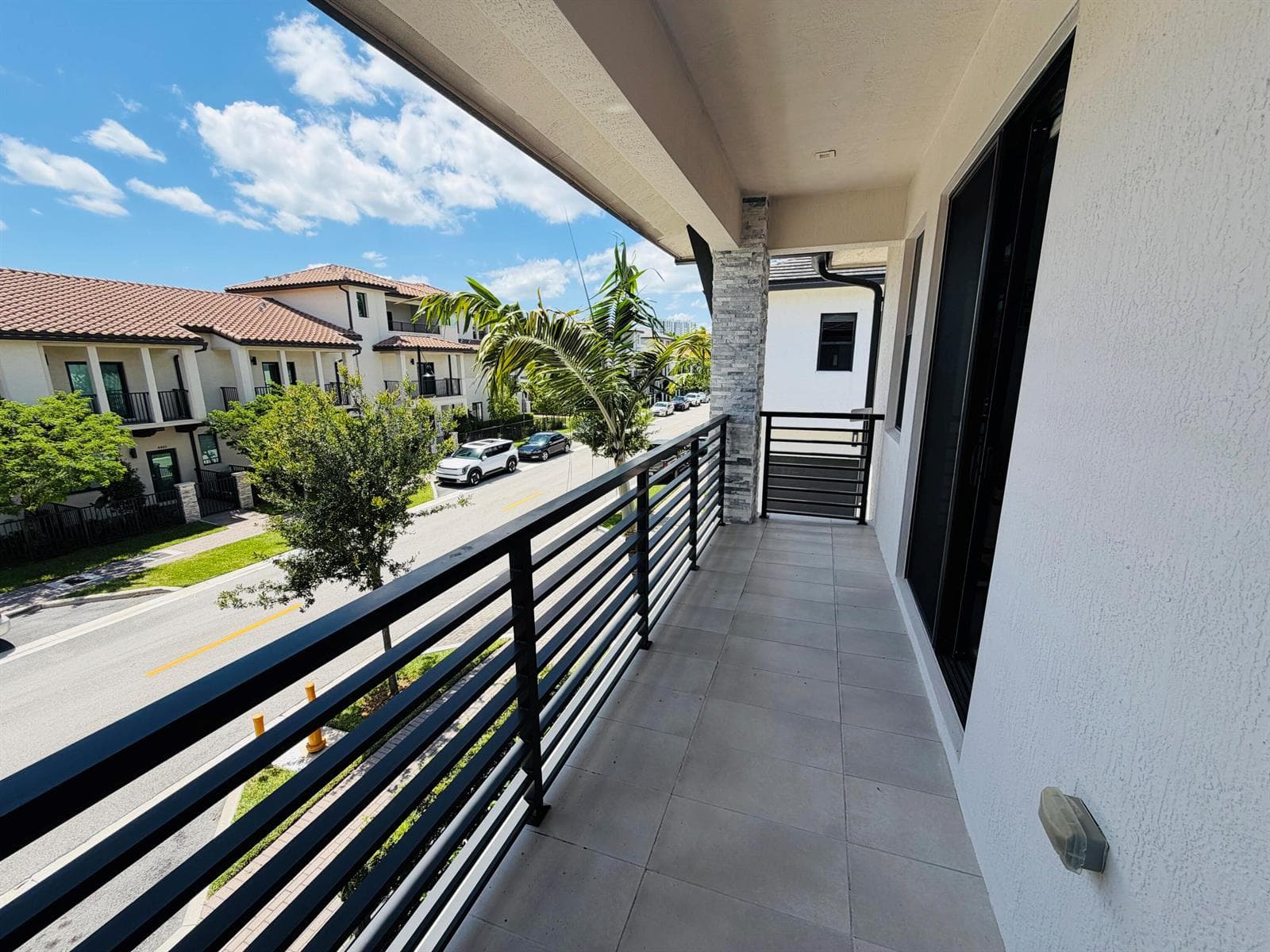 8288 NW 44th Terrace, Doral FL 33166 — 33