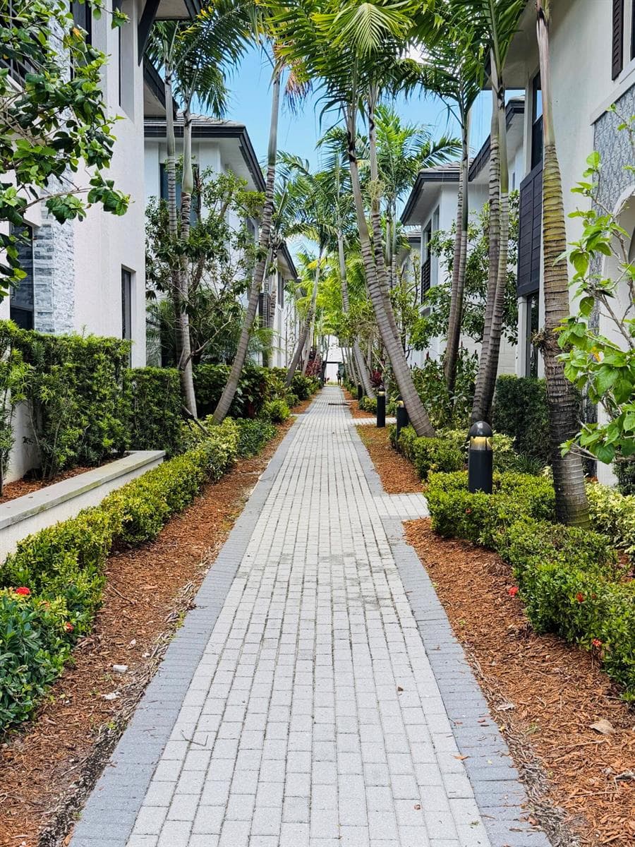 8288 NW 44th Terrace, Doral FL 33166 — 8