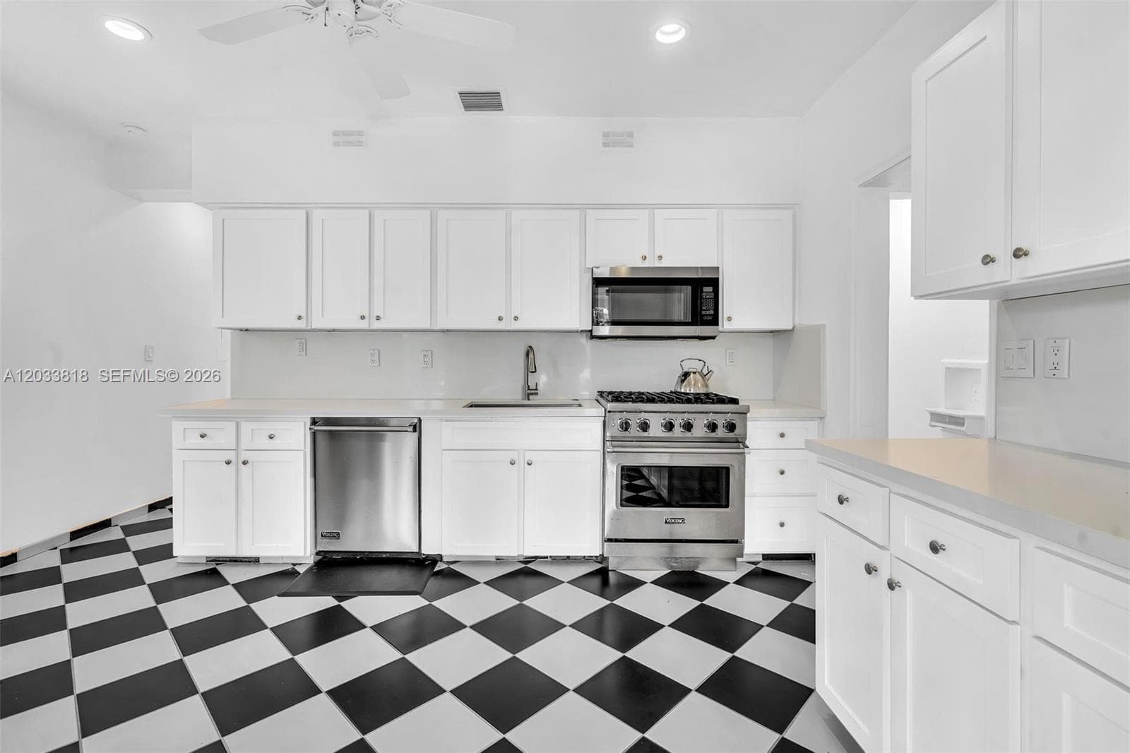 924 Belle Meade Island Dr, Miami FL 33138 — 19