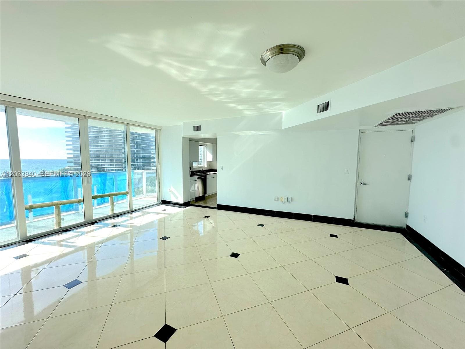 5900 Collins Ave # 906, Miami Beach FL 33140 — 2