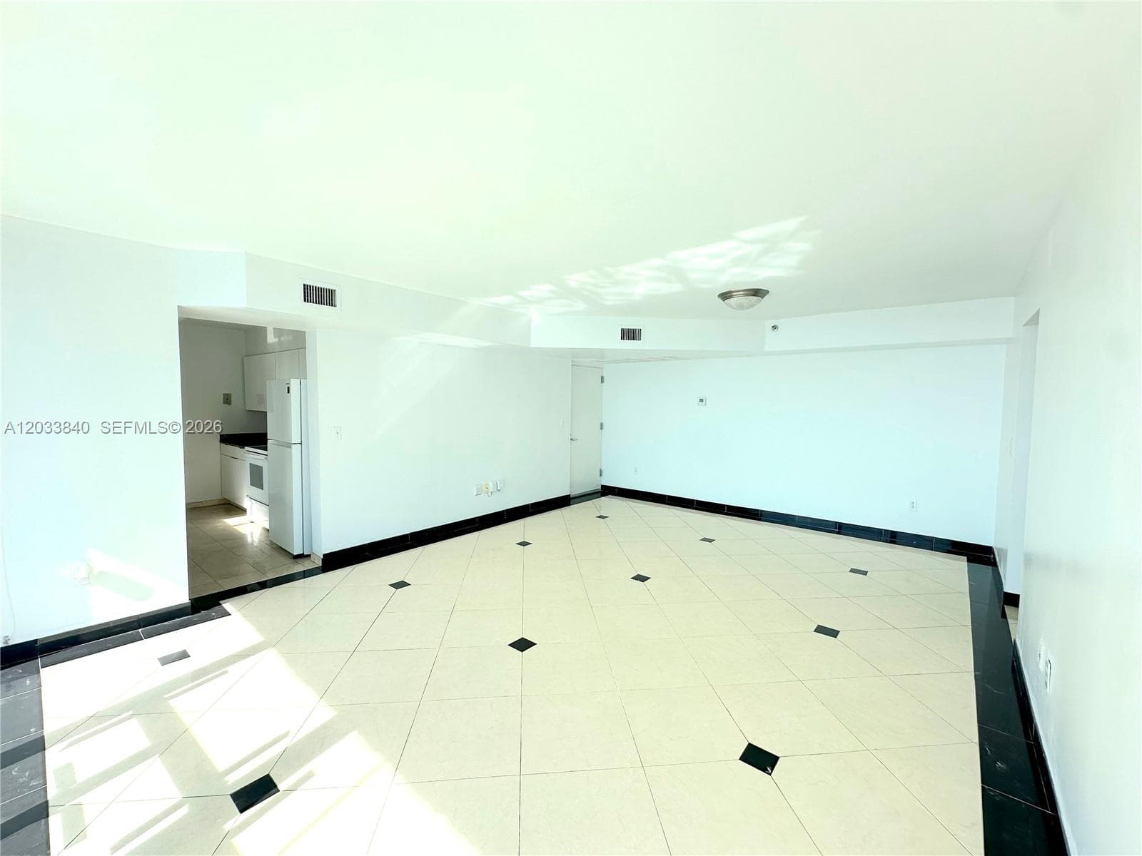 5900 Collins Ave # 906, Miami Beach FL 33140 — 3