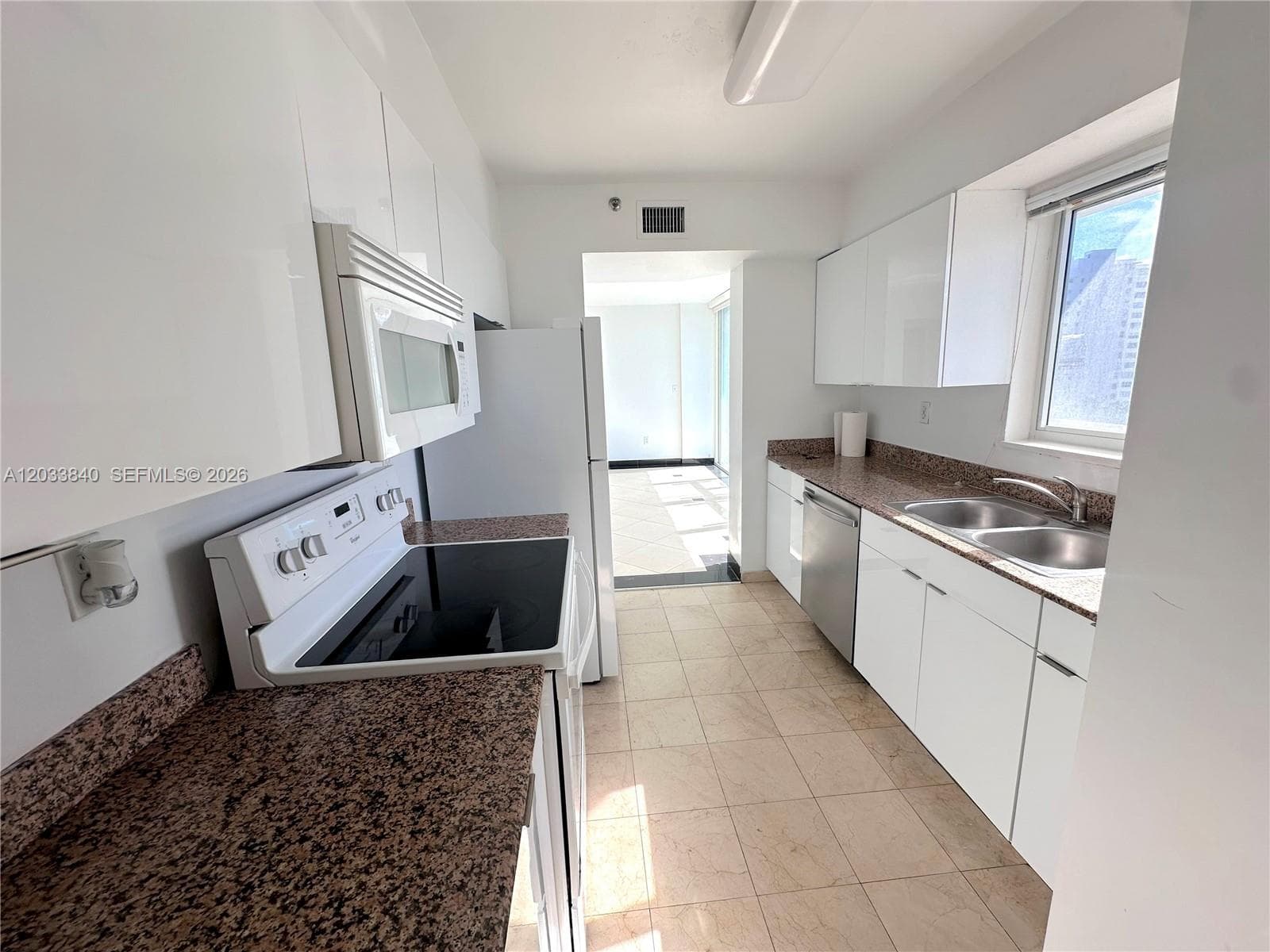 5900 Collins Ave # 906, Miami Beach FL 33140 — 5