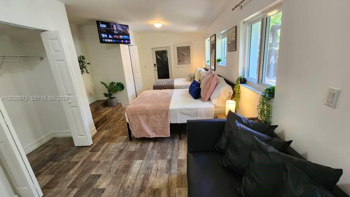 11 NW 47th Ter, Miami FL 33127 — 20