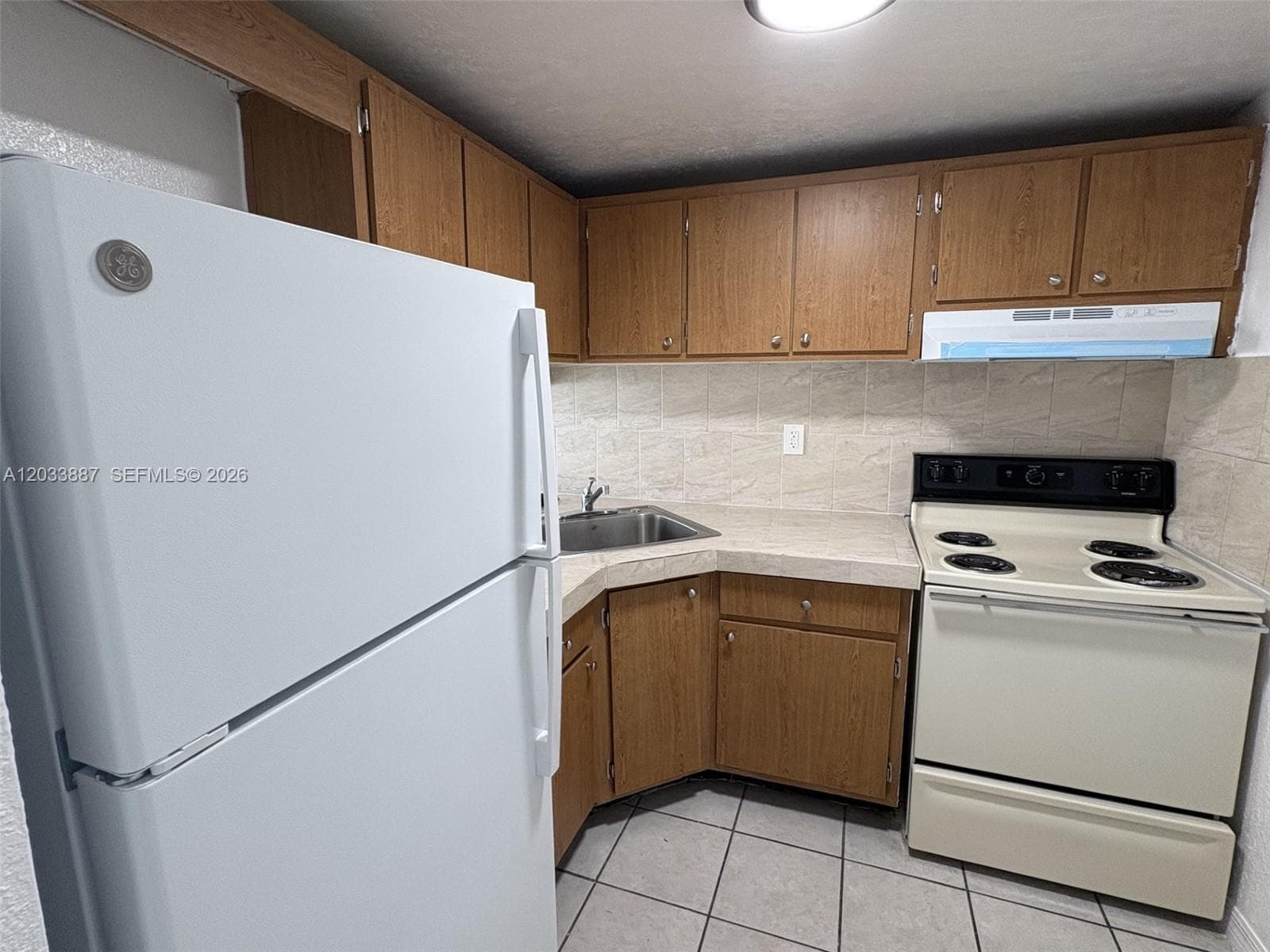 4550 NW 9th St # 717E, Miami FL 33126 — 5