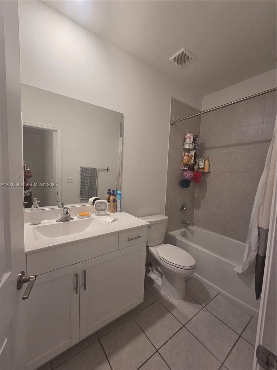 21124 NE 8th Ave, Miami FL 33179 — 10