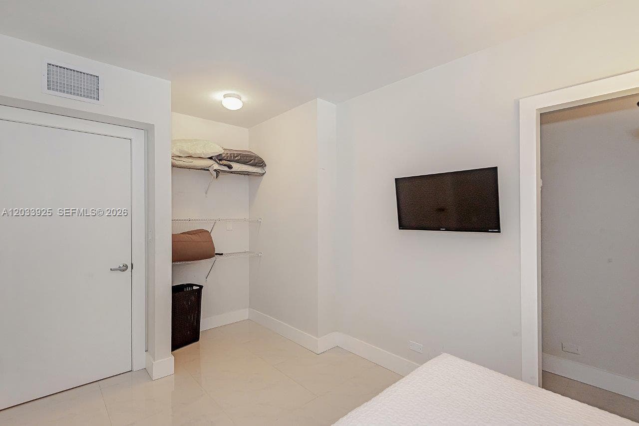 2301 Collins Ave # 1416, Miami Beach FL 33139 — 18