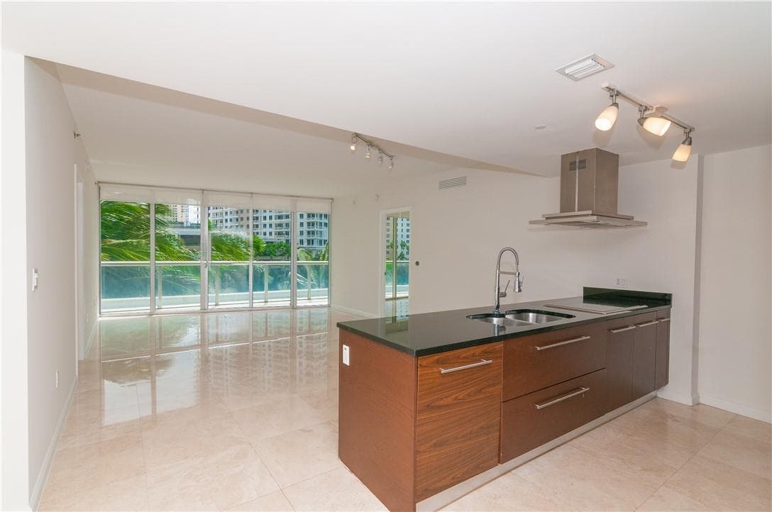 465 Brickell Avenue, Miami FL 33131 — 17