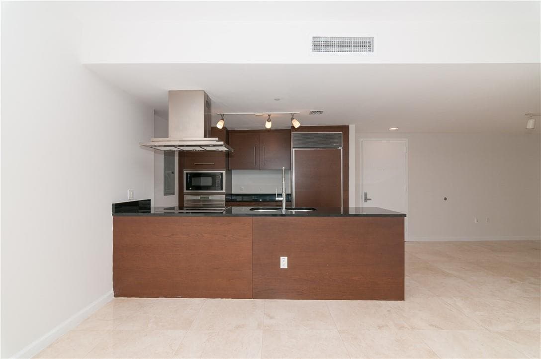 465 Brickell Avenue, Miami FL 33131 — 12