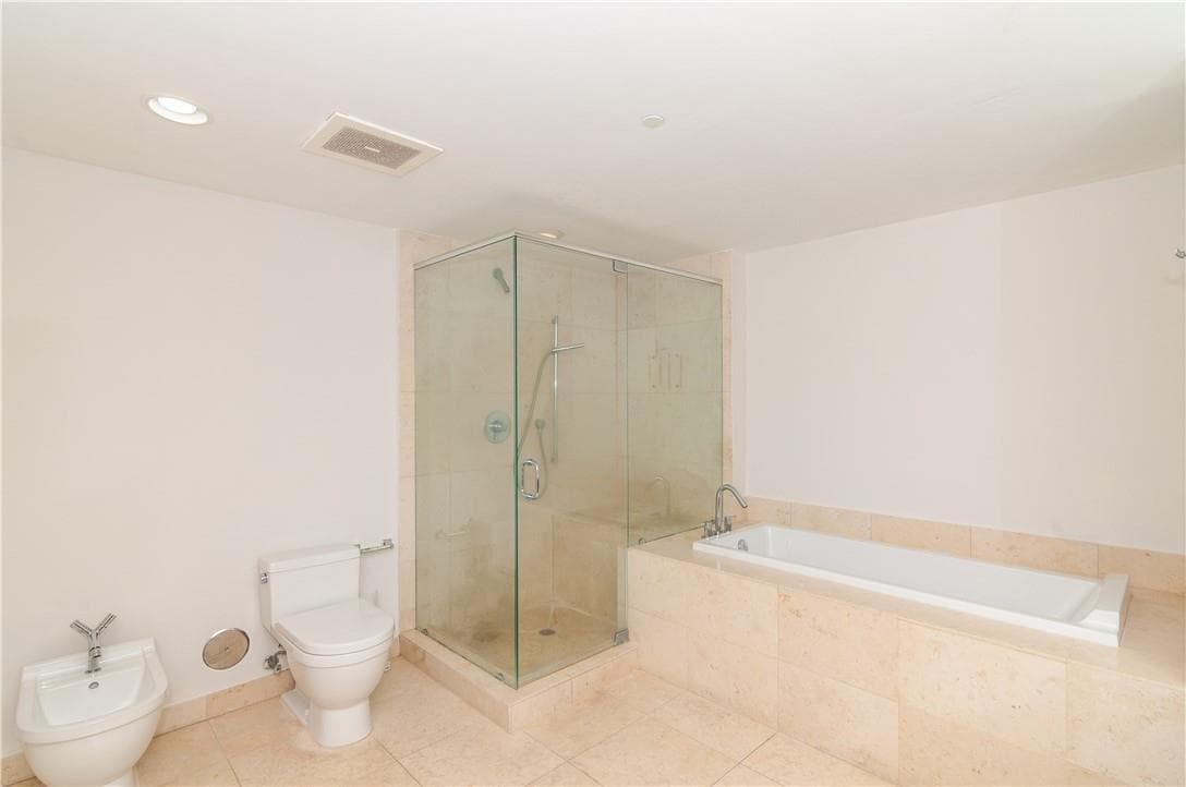 465 Brickell Avenue, Miami FL 33131 — 24