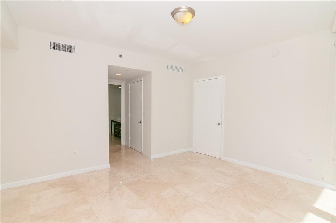465 Brickell Avenue, Miami FL 33131 — 18