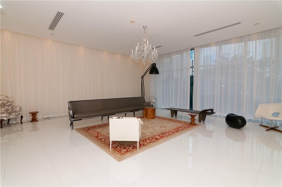465 Brickell Avenue, Miami FL 33131 — 40