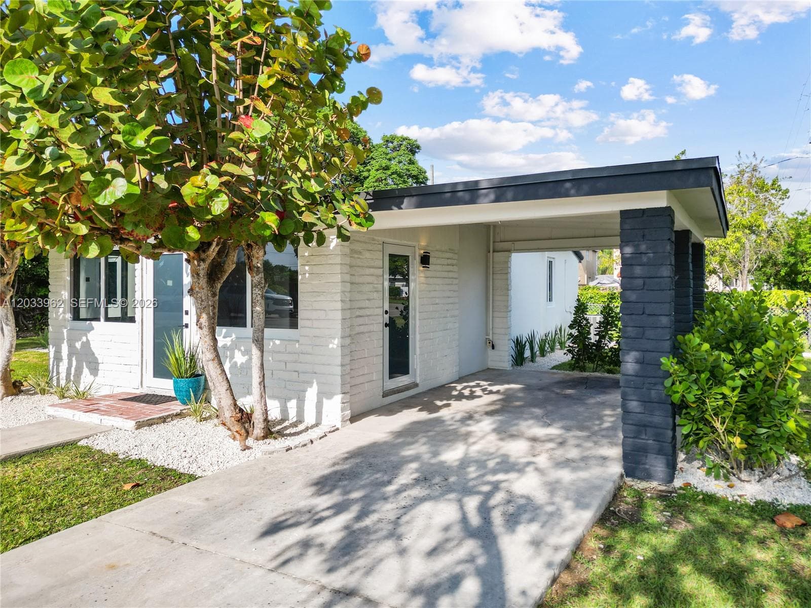 1044 NE 4th Ave, Homestead FL 33030 — 2