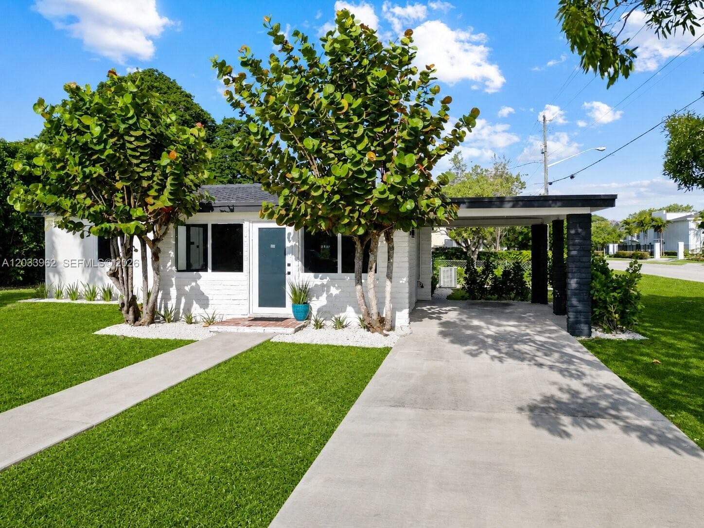 1044 NE 4th Ave, Homestead FL 33030 — 1