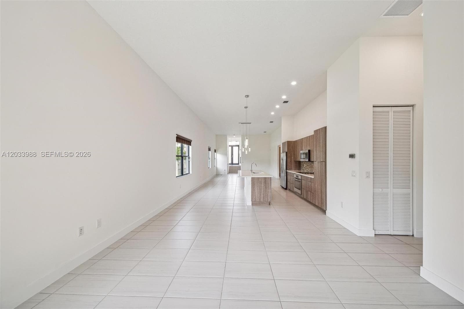 7635 NW 103rd Pl, Doral FL 33178 — 27
