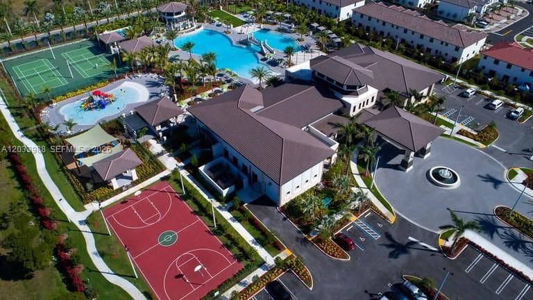 7635 NW 103rd Pl, Doral FL 33178 — 72