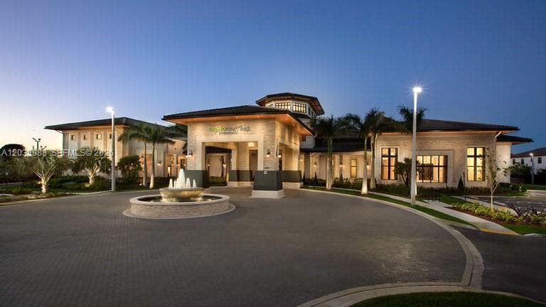 7635 NW 103rd Pl, Doral FL 33178 — 43