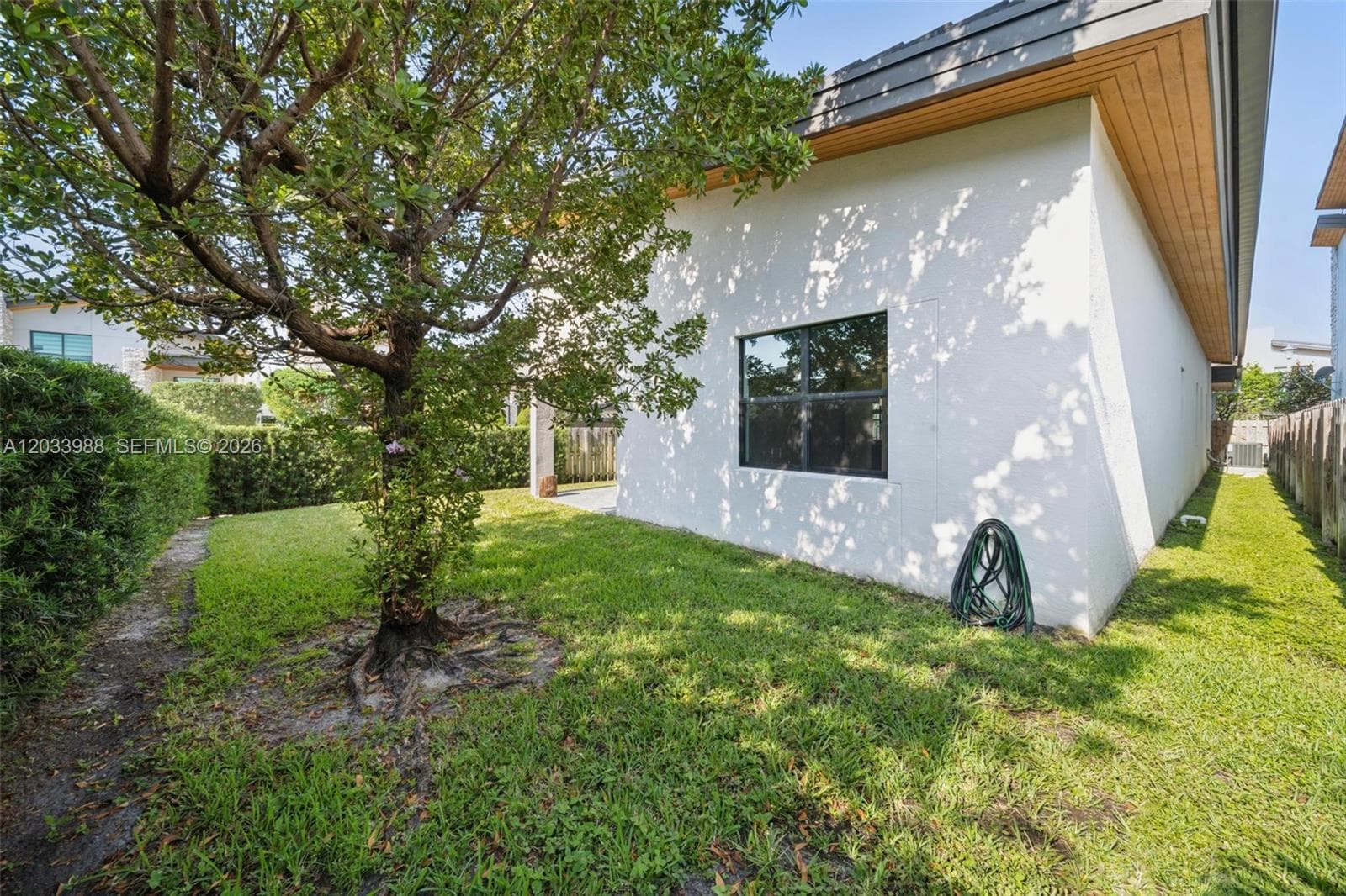 7635 NW 103rd Pl, Doral FL 33178 — 9