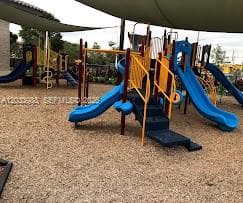 7635 NW 103rd Pl, Doral FL 33178 — 65