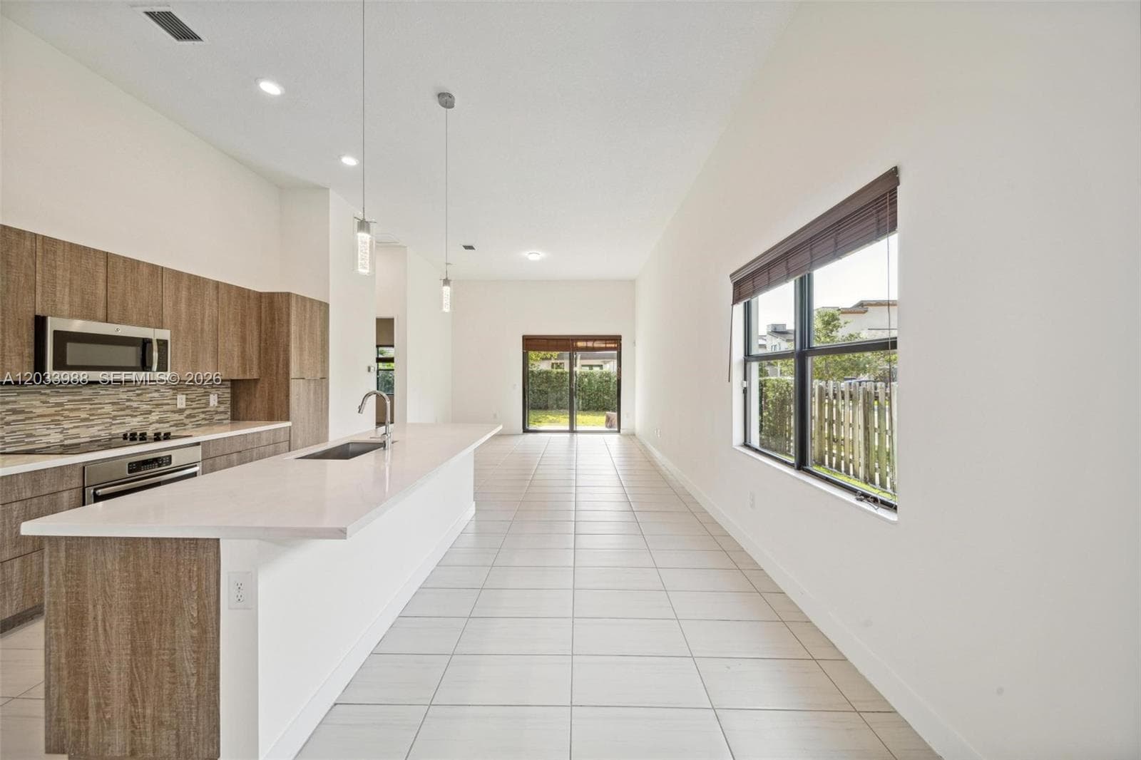 7635 NW 103rd Pl, Doral FL 33178 — 15
