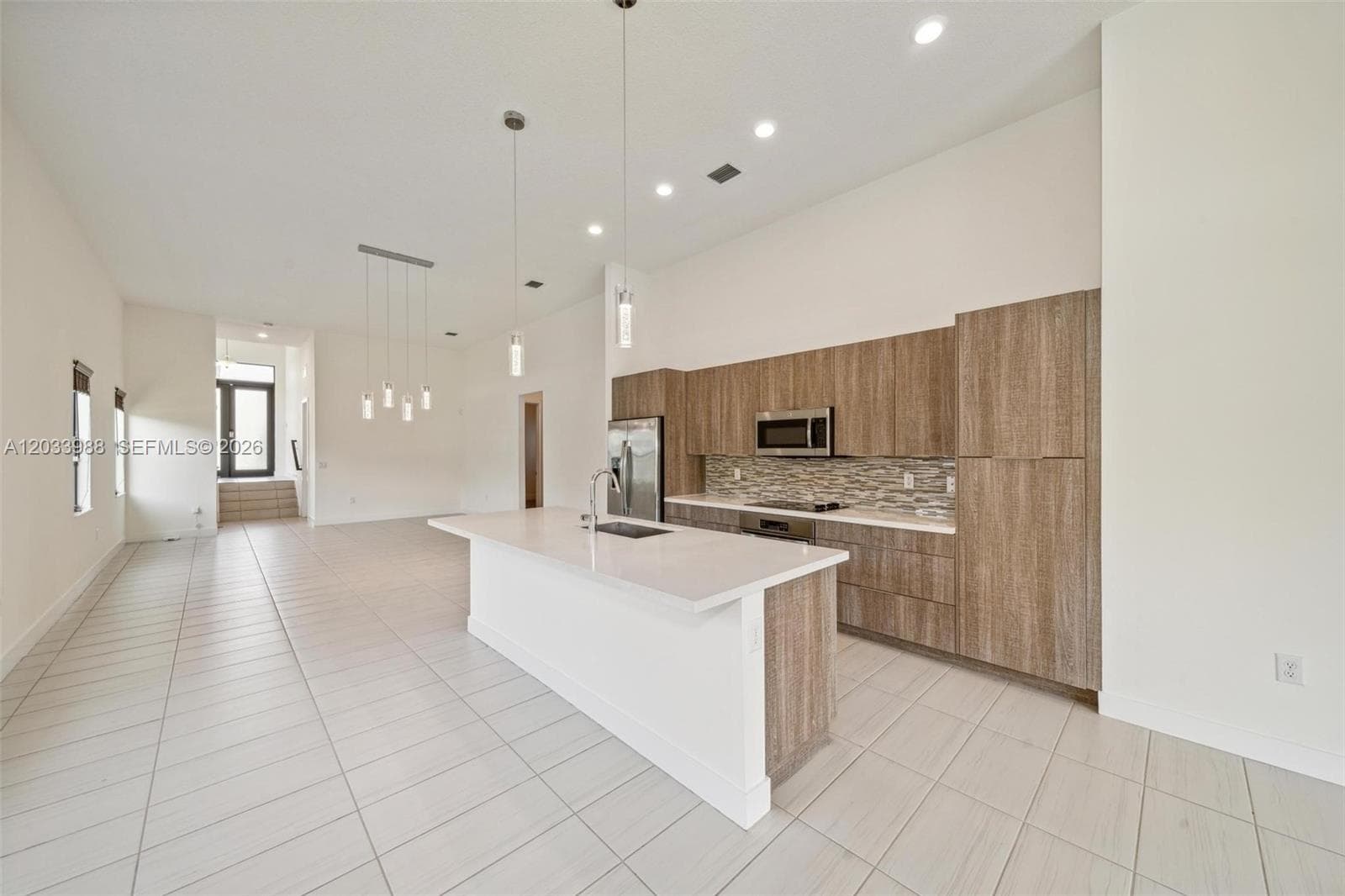 7635 NW 103rd Pl, Doral FL 33178 — 19