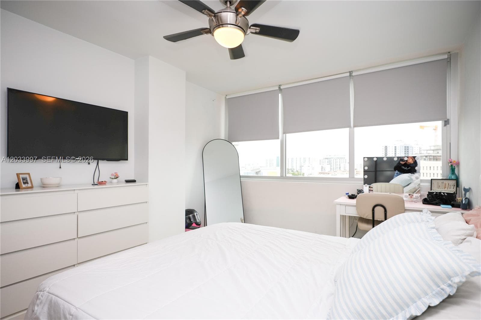 7135 Collins Ave # 735, Miami Beach FL 33141 — 72