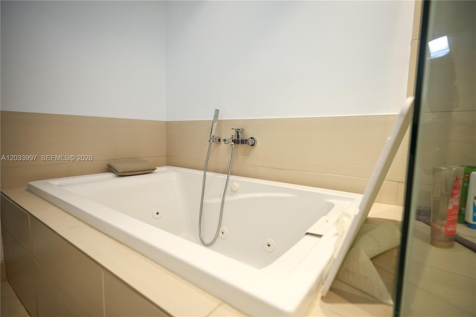 7135 Collins Ave # 735, Miami Beach FL 33141 — 67