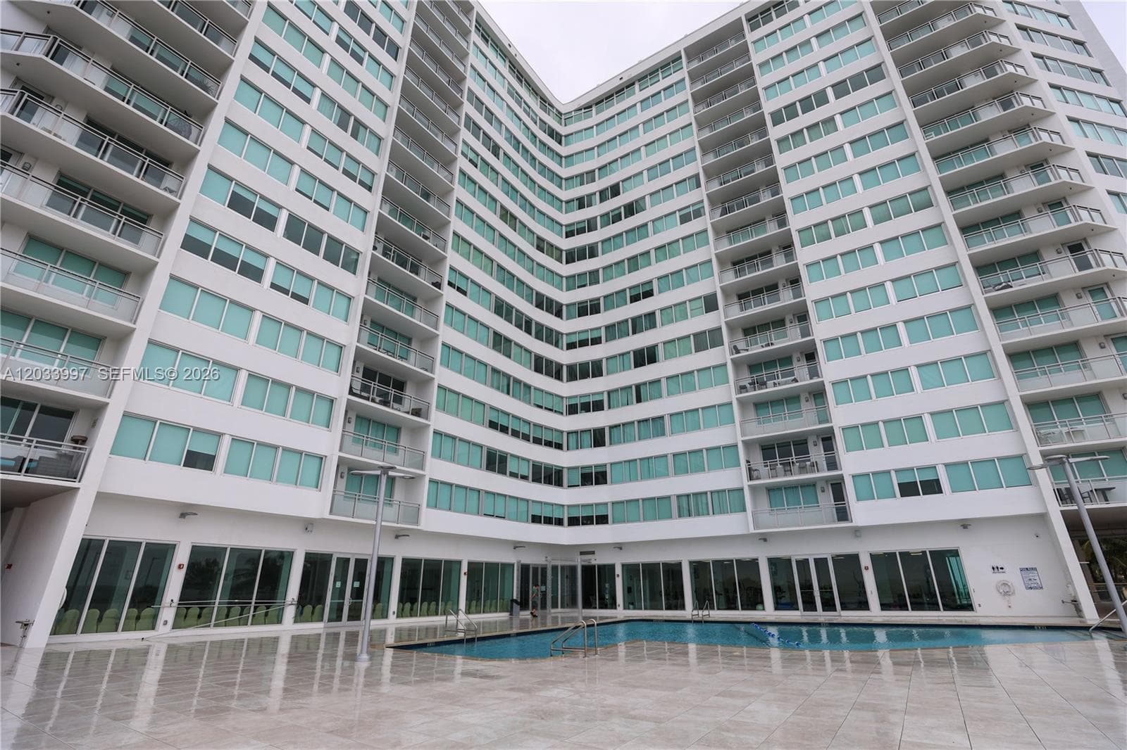 7135 Collins Ave # 735, Miami Beach FL 33141 — 32