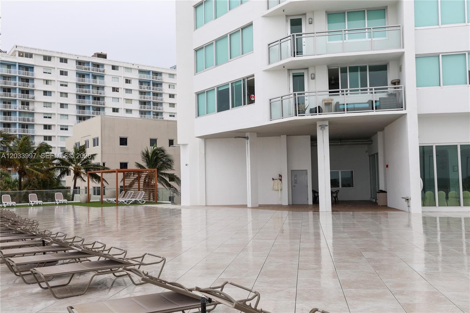 7135 Collins Ave # 735, Miami Beach FL 33141 — 34