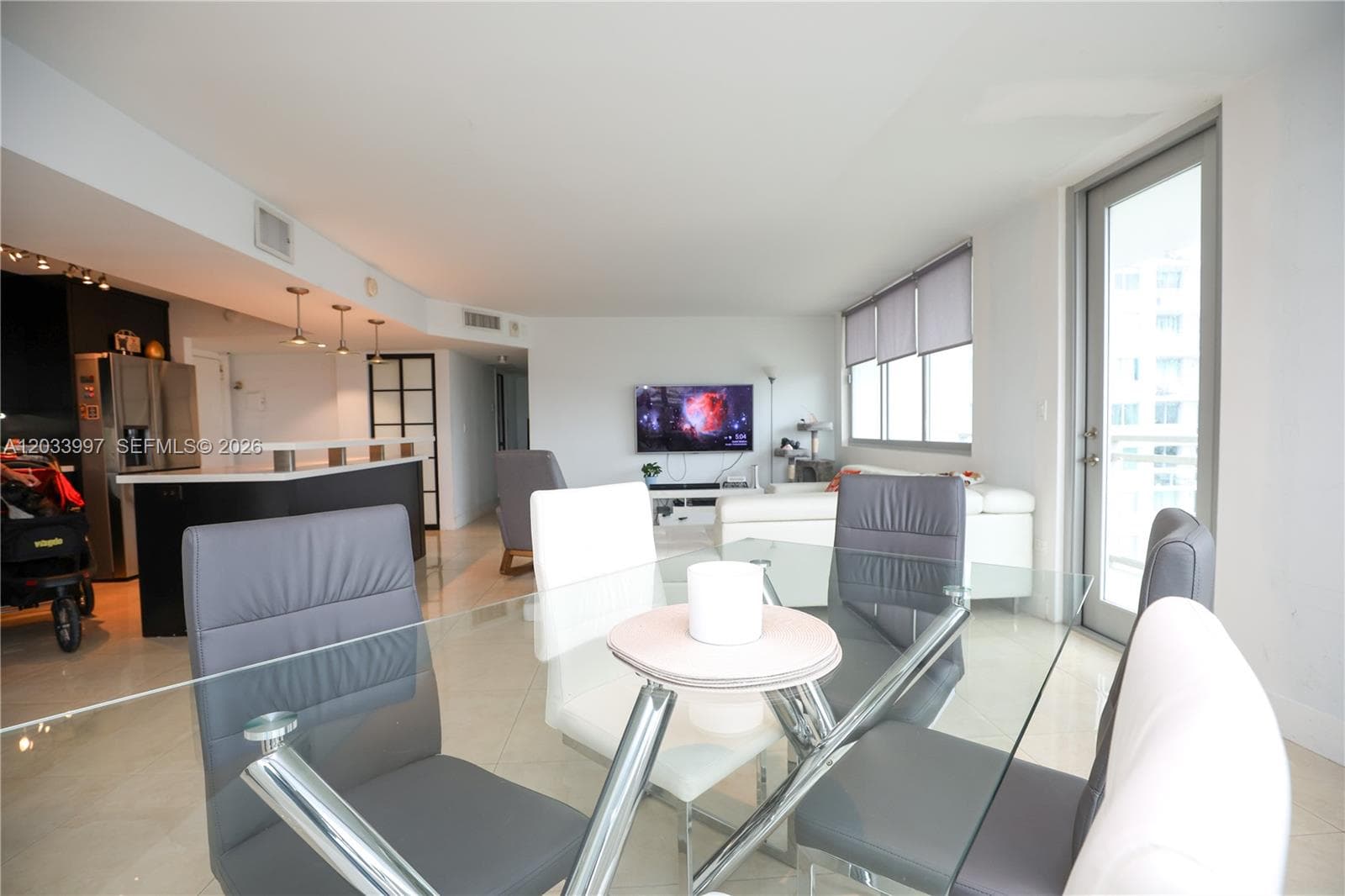7135 Collins Ave # 735, Miami Beach FL 33141 — 49