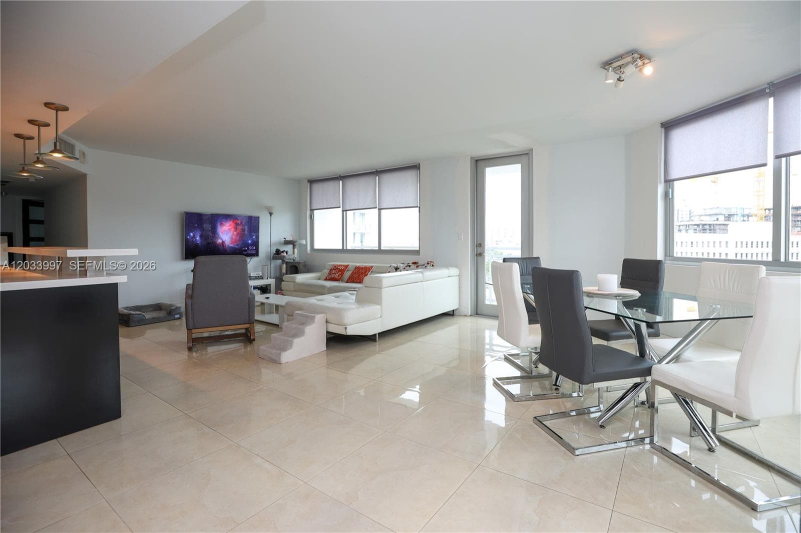7135 Collins Ave # 735, Miami Beach FL 33141 — 48