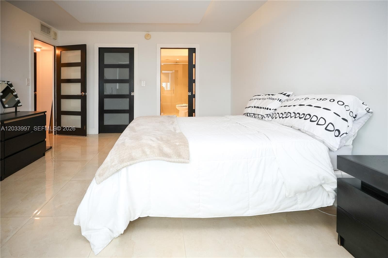 7135 Collins Ave # 735, Miami Beach FL 33141 — 68