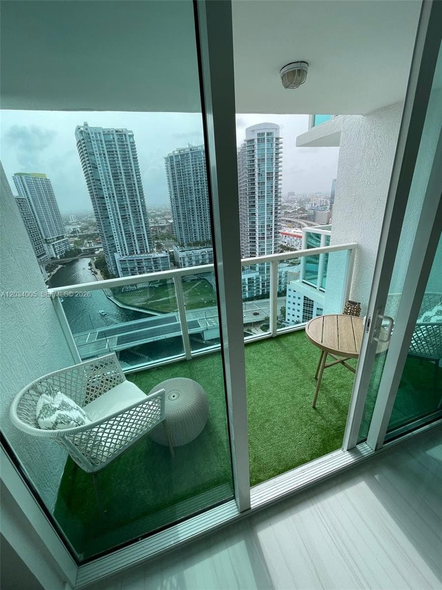 31 SE 5th St # 3103, Miami FL 33131 — 5