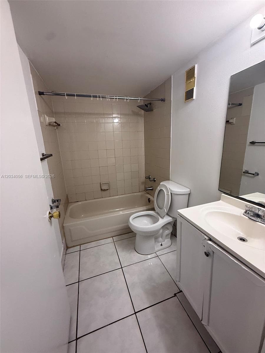 9917 W Okeechobee Rd # 510, Hialeah Gardens FL 33016 — 9