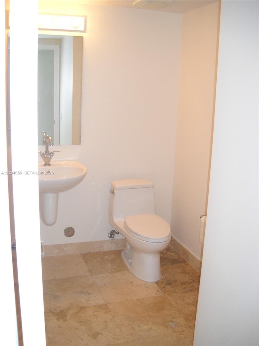 41 SE 5th St # 911, Miami FL 33131 — 27
