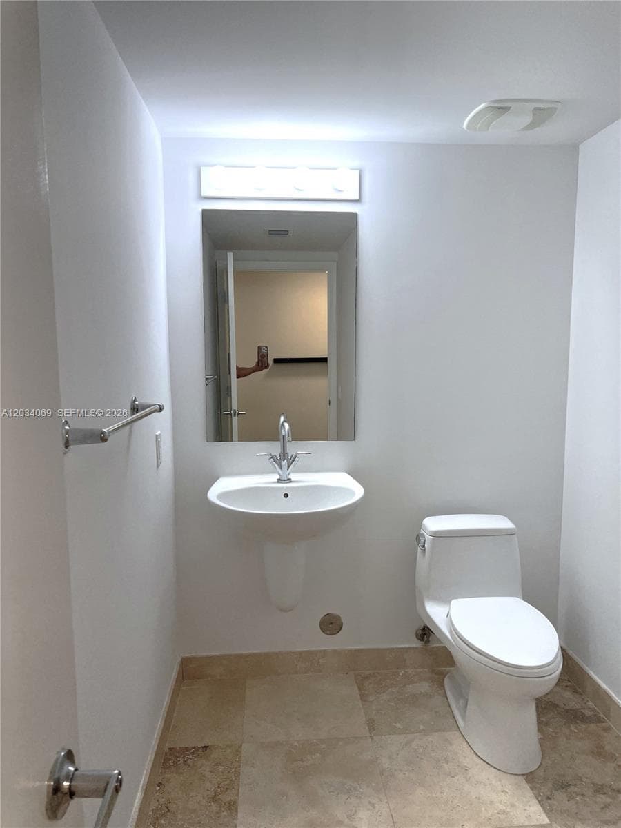 41 SE 5th St # 911, Miami FL 33131 — 13