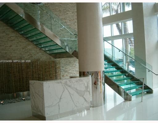 41 SE 5th St # 911, Miami FL 33131 — 34