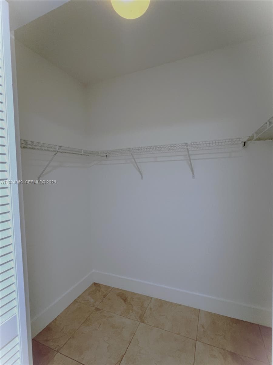 41 SE 5th St # 911, Miami FL 33131 — 41