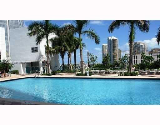 41 SE 5th St # 911, Miami FL 33131 — 15