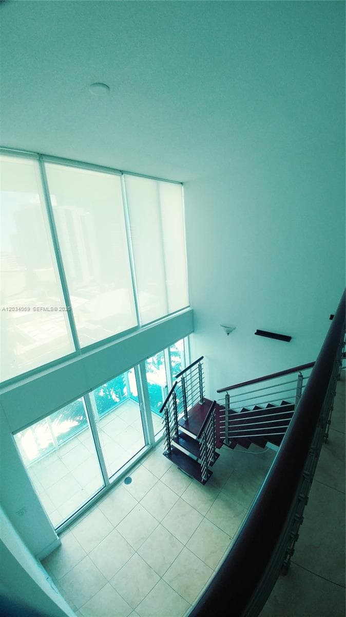 41 SE 5th St # 911, Miami FL 33131 — 29