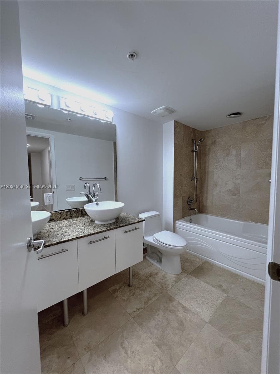 41 SE 5th St # 911, Miami FL 33131 — 8