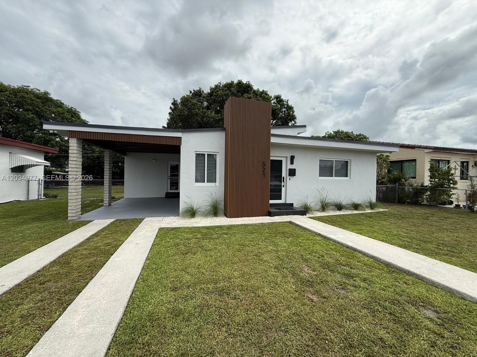 521 E 33rd St, Hialeah FL 33013 — 2