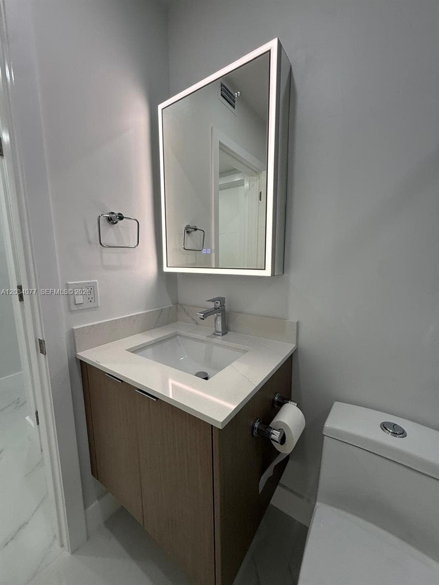 521 E 33rd St, Hialeah FL 33013 — 17