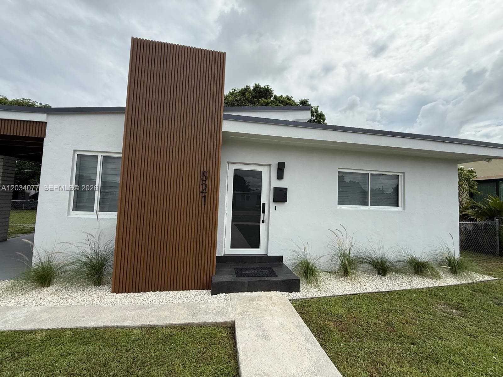521 E 33rd St, Hialeah FL 33013 — 3