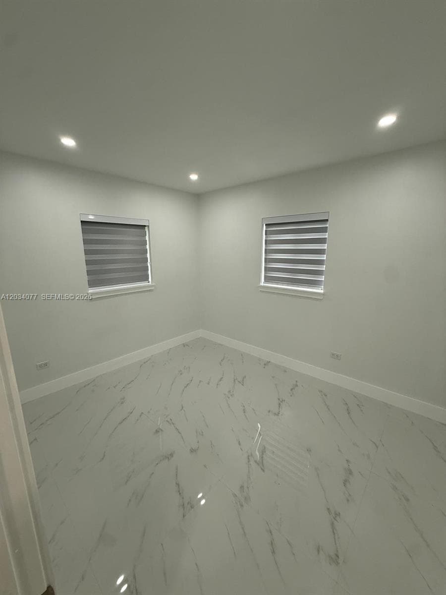 521 E 33rd St, Hialeah FL 33013 — 20