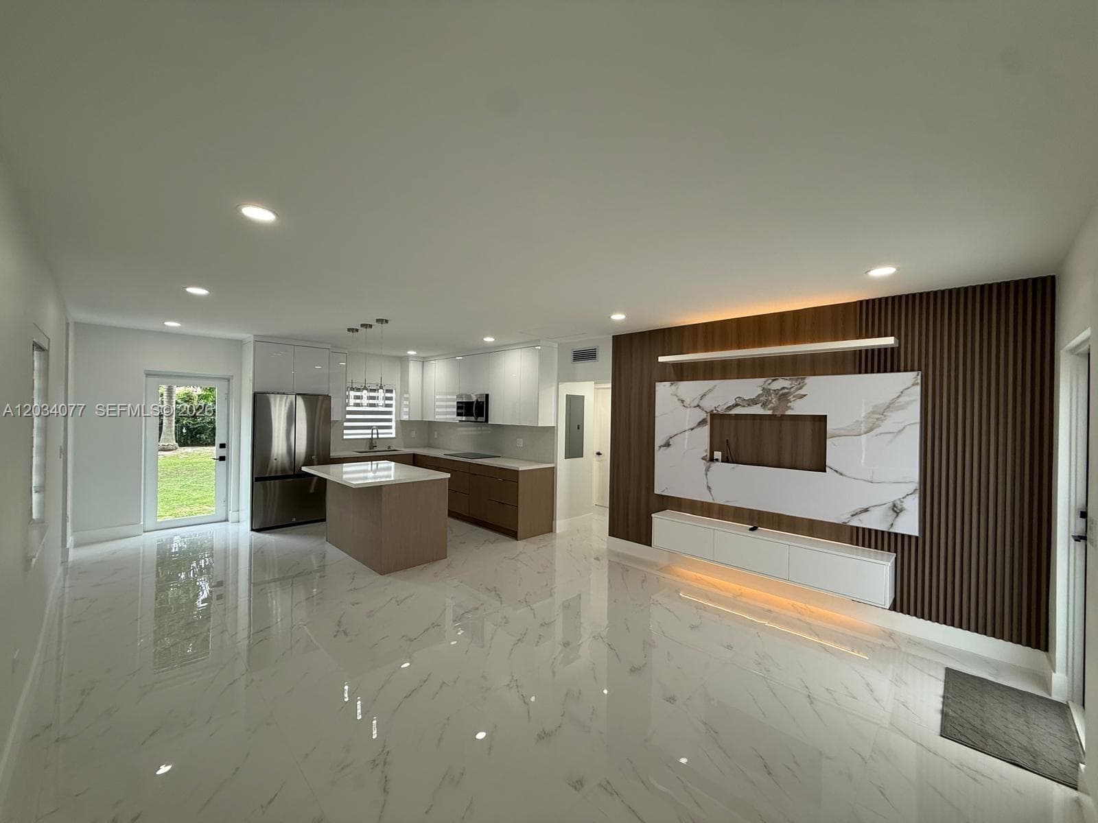 521 E 33rd St, Hialeah FL 33013 — 9