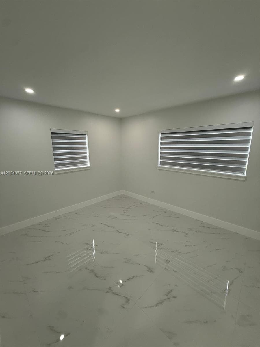 521 E 33rd St, Hialeah FL 33013 — 24
