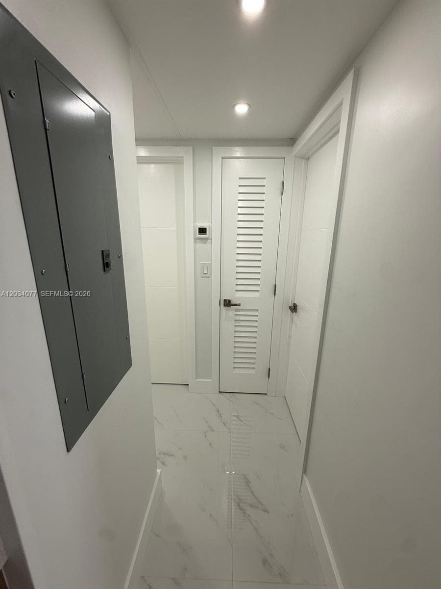 521 E 33rd St, Hialeah FL 33013 — 14