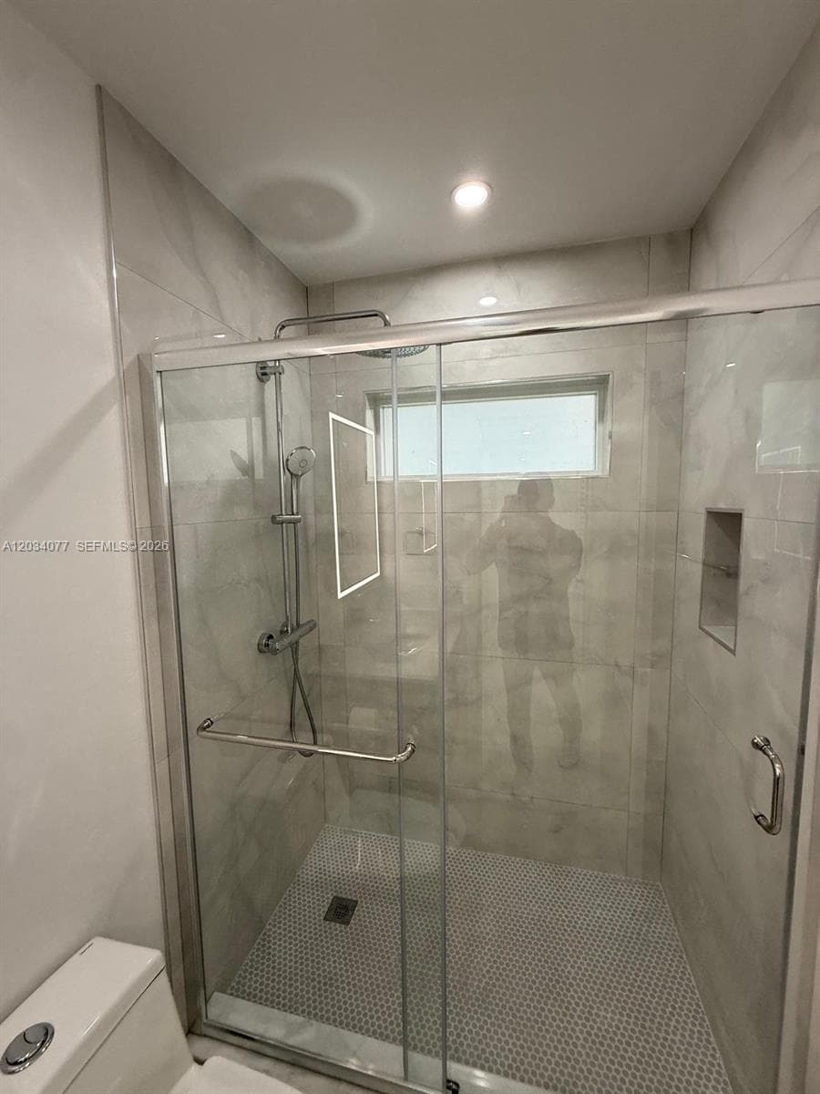 521 E 33rd St, Hialeah FL 33013 — 18
